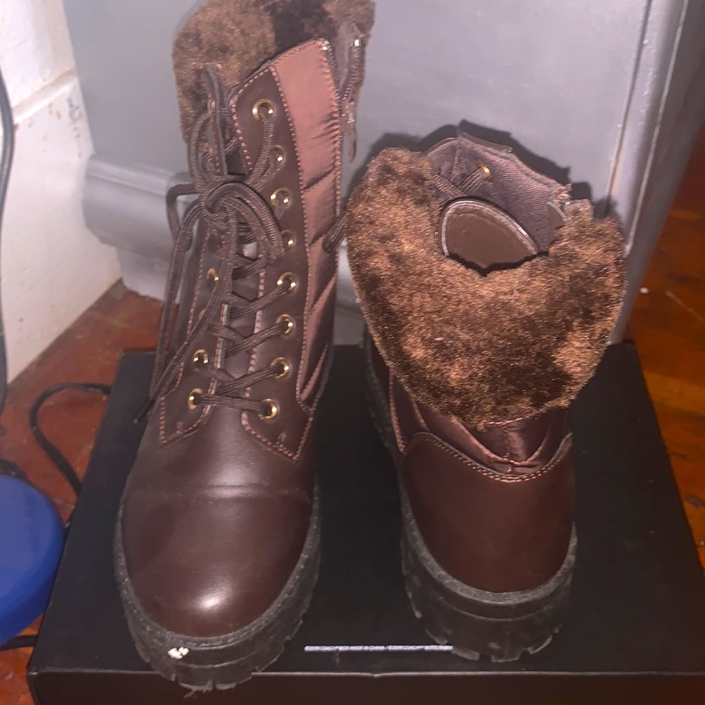 BROWN BOOTIES